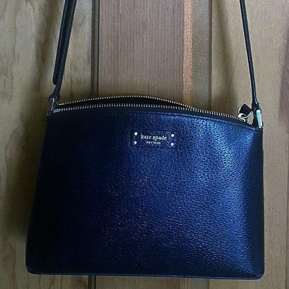 kate spade Handbags - Kate Spade Crossbody